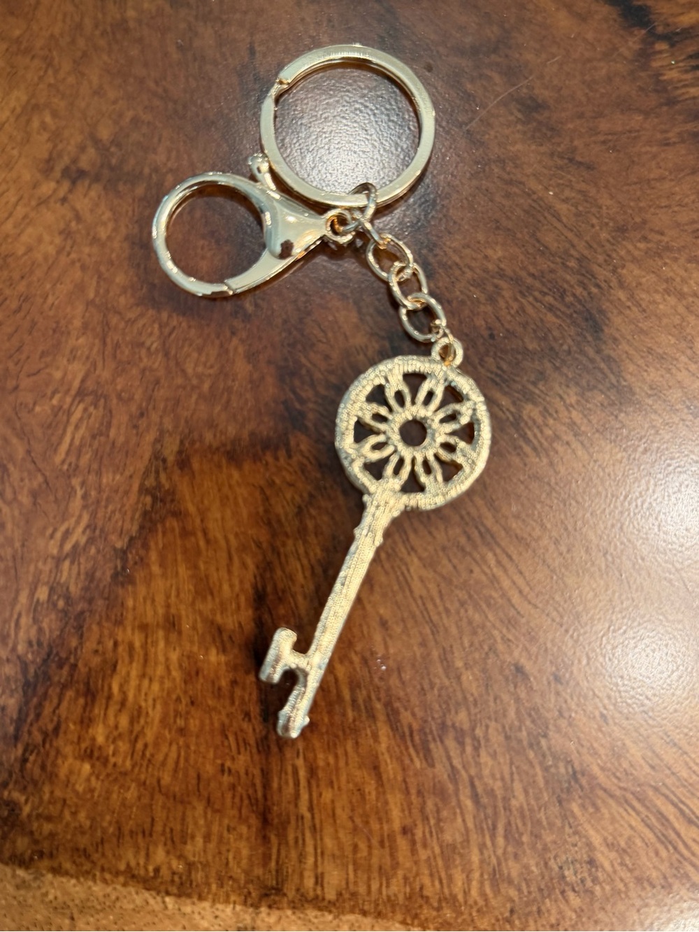 Gold Key Crystal Handbag / Keyring Charm  NWT - Picture 3 of 4